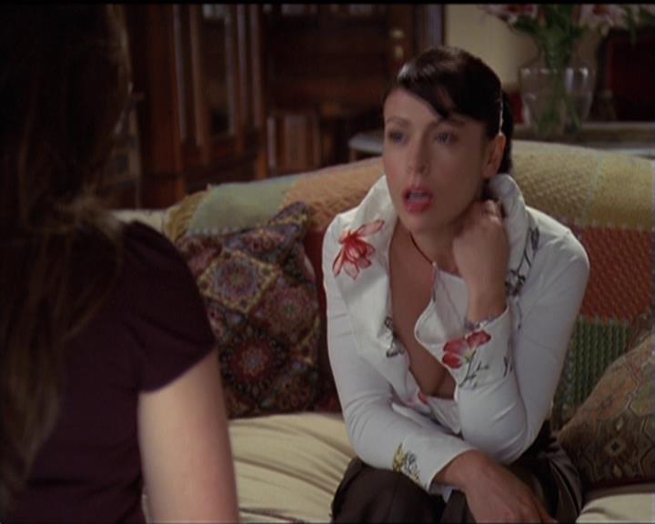 Charmed-Online-dot-511TheImportanceOfBeingPhoebe1579.jpg