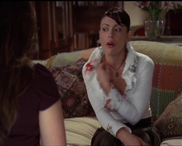 Charmed-Online-dot-511TheImportanceOfBeingPhoebe1580.jpg