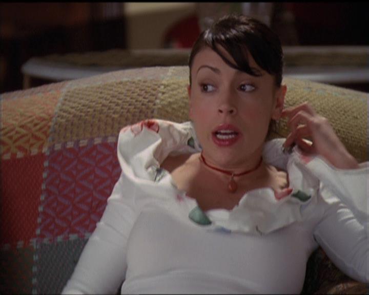 Charmed-Online-dot-511TheImportanceOfBeingPhoebe1587.jpg