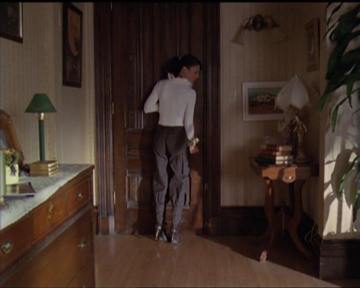 Charmed-Online-dot-511TheImportanceOfBeingPhoebe1610.jpg