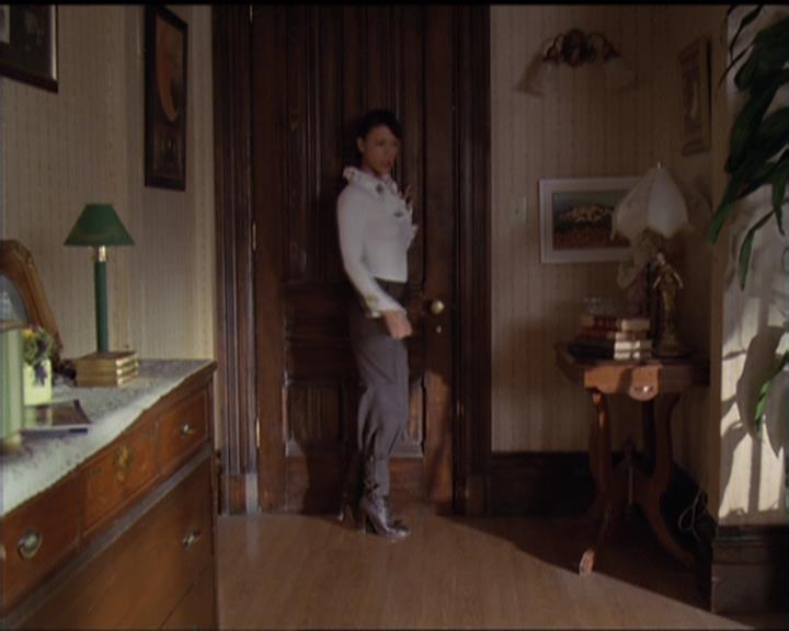 Charmed-Online-dot-511TheImportanceOfBeingPhoebe1611.jpg