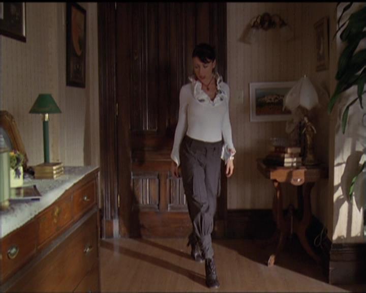 Charmed-Online-dot-511TheImportanceOfBeingPhoebe1614.jpg