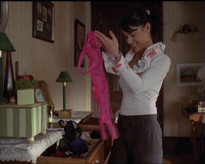Charmed-Online-dot-511TheImportanceOfBeingPhoebe1621.jpg