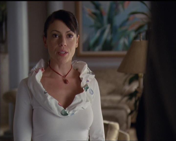 Charmed-Online-dot-511TheImportanceOfBeingPhoebe1645.jpg