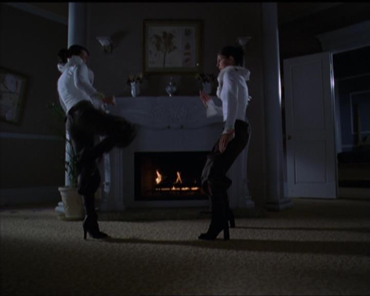 Charmed-Online-dot-511TheImportanceOfBeingPhoebe2049.jpg