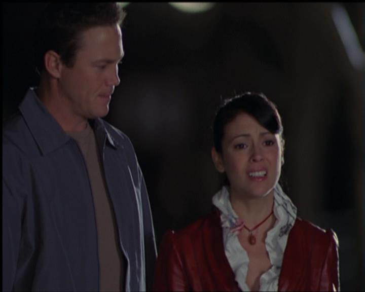 Charmed-Online-dot-511TheImportanceOfBeingPhoebe2152.jpg