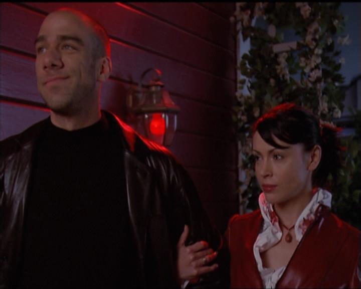 Charmed-Online-dot-511TheImportanceOfBeingPhoebe2242.jpg