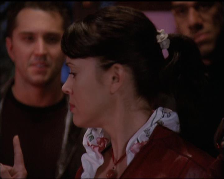 Charmed-Online-dot-511TheImportanceOfBeingPhoebe2253.jpg