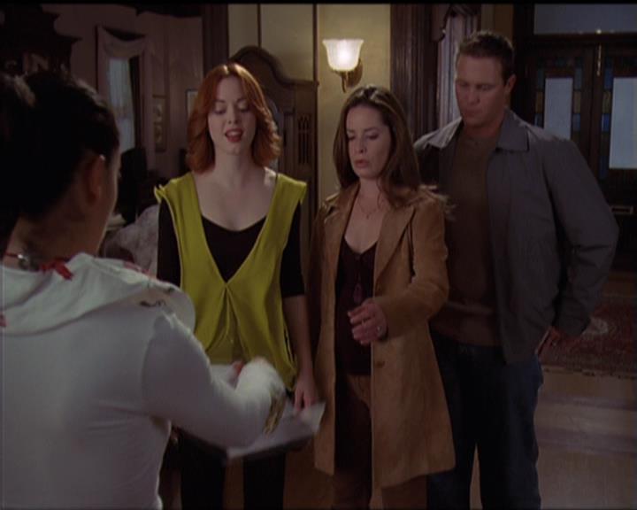 Charmed-Online-dot-511TheImportanceOfBeingPhoebe2430.jpg