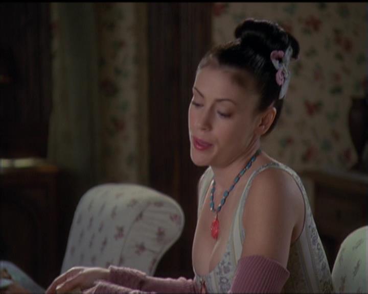 Charmed-Online-dot-513HouseCall0386.jpg