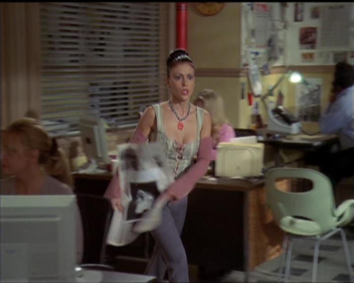 Charmed-Online-dot-513HouseCall0605.jpg