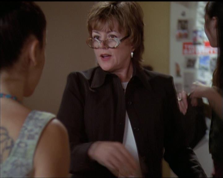 Charmed-Online-dot-513HouseCall0609.jpg