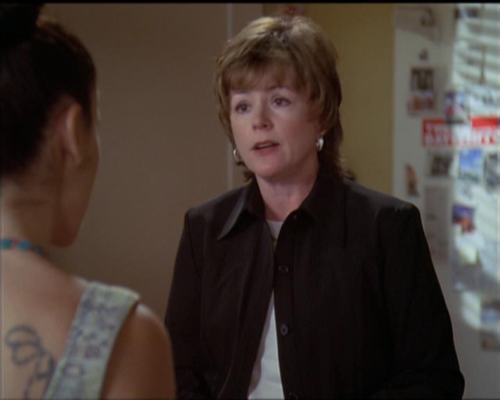 Charmed-Online-dot-513HouseCall0628.jpg