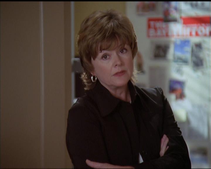 Charmed-Online-dot-513HouseCall0703.jpg