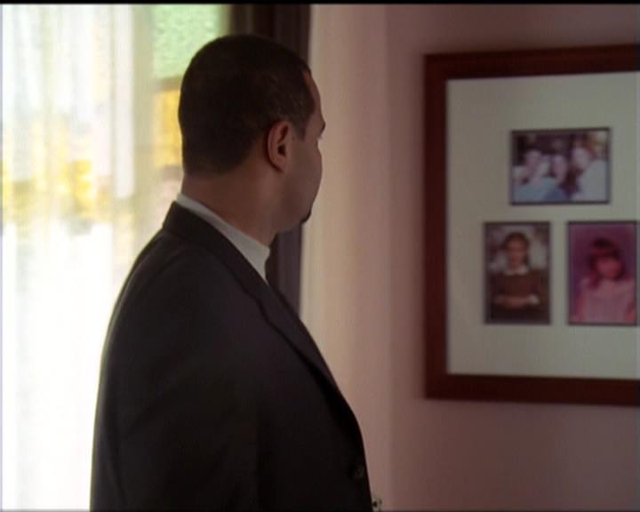 Charmed-Online-dot-513HouseCall0928.jpg