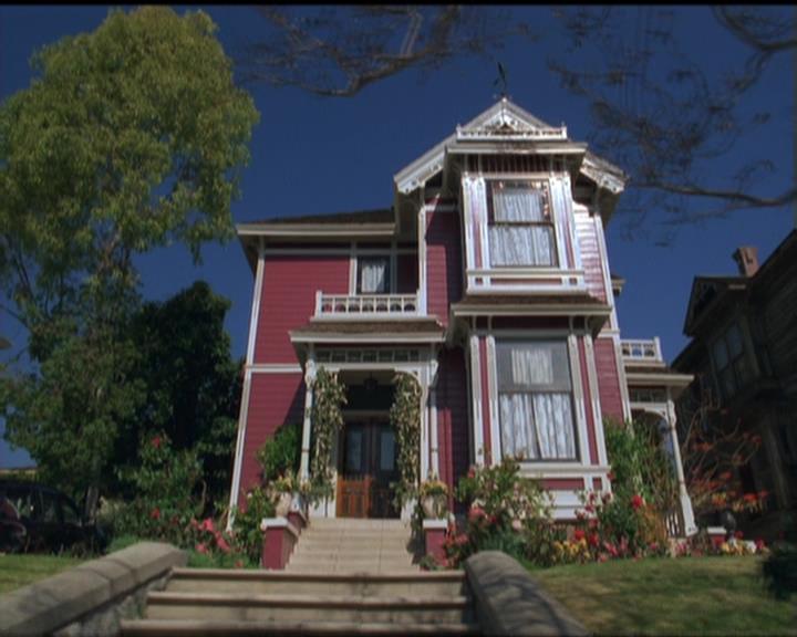 Charmed-Online-dot-513HouseCall1018.jpg