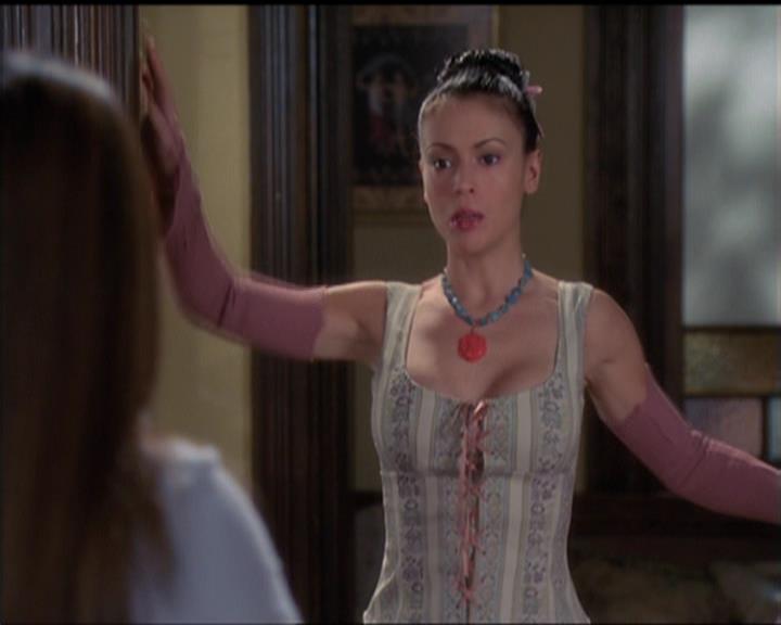 Charmed-Online-dot-513HouseCall1113.jpg Charmed-Online-dot-513HouseCall1113.jpg