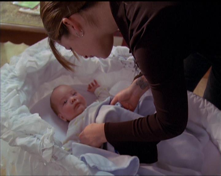Charmed-Online-dot-516BabysFirstDemon0095.jpg