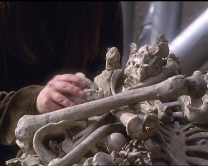 Charmed-Online-dot-516BabysFirstDemon0391.jpg