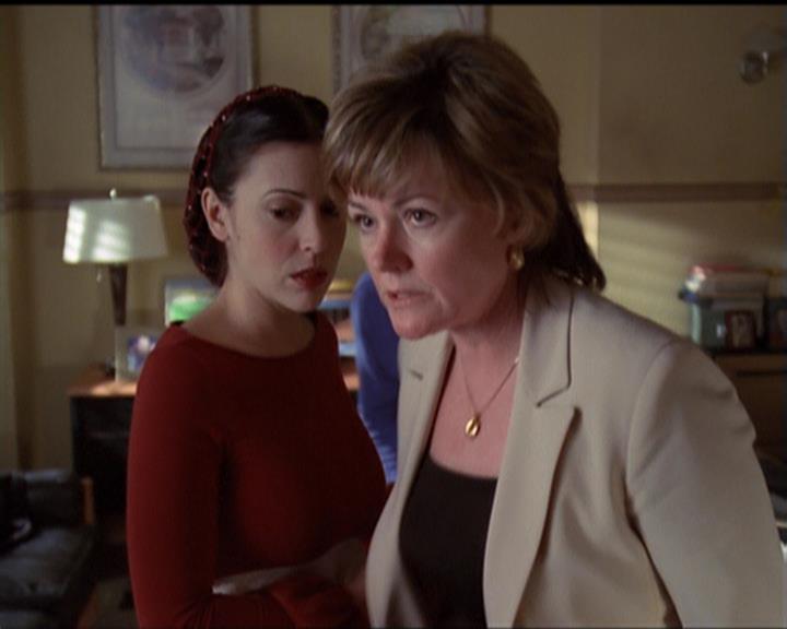 Charmed-Online-dot-516BabysFirstDemon1319.jpg Charmed-Online-dot-516BabysFirstDemon1319.jpg