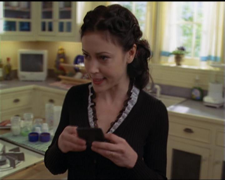 Charmed-Online-dot-517LuckyCharmed0376.jpg