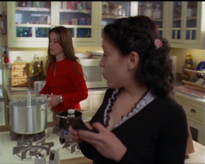 Charmed-Online-dot-517LuckyCharmed0380.jpg
