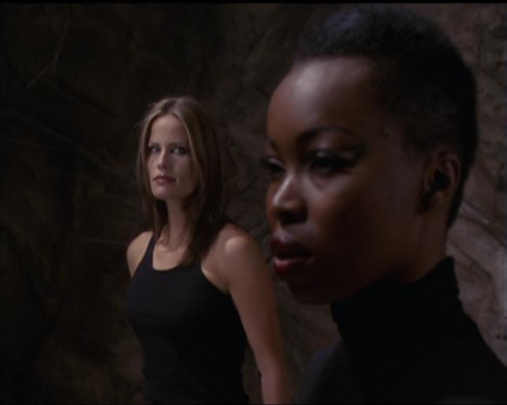 Charmed-Online-dot-517LuckyCharmed0511.jpg