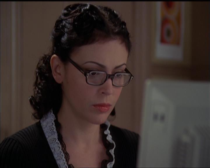 Charmed-Online-dot-517LuckyCharmed0527.jpg