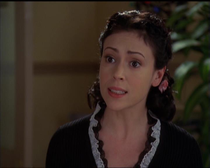 Charmed-Online-dot-517LuckyCharmed0611.jpg Charmed-Online-dot-517LuckyCharmed0611.jpg