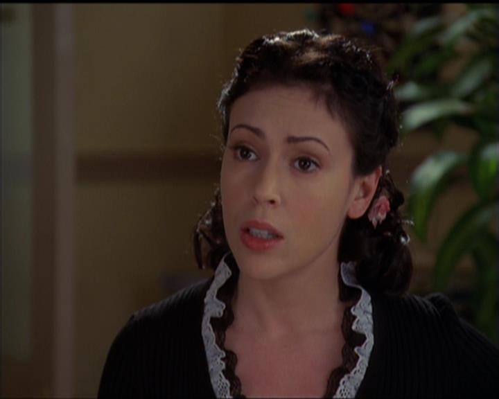 Charmed-Online-dot-517LuckyCharmed0631.jpg