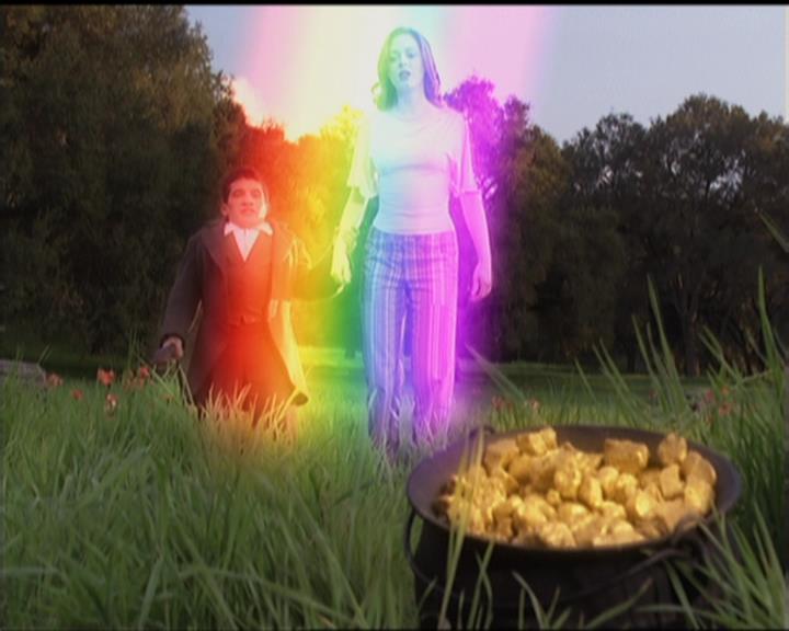 Charmed-Online-dot-517LuckyCharmed0887.jpg
