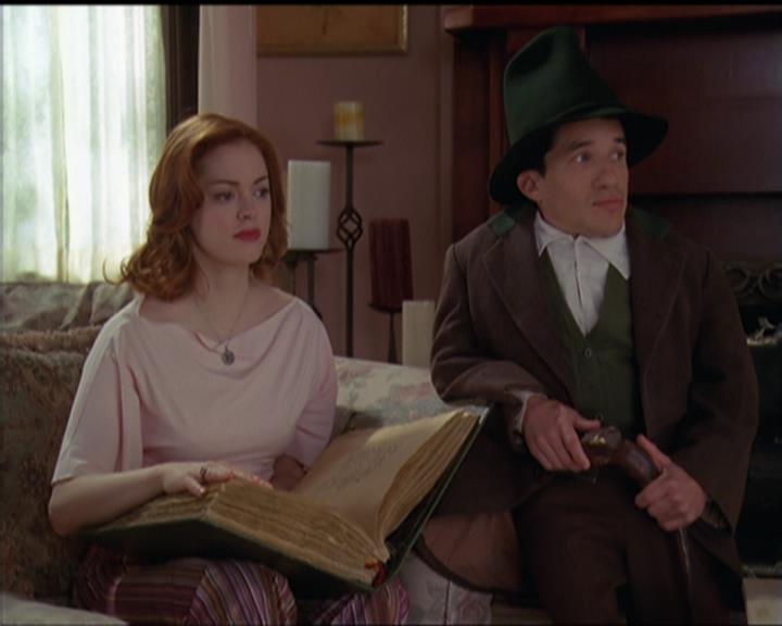Charmed-Online-dot-517LuckyCharmed0991.jpg
