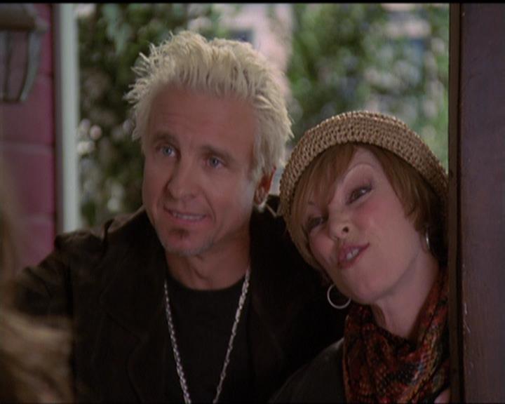 Charmed-Online-dot-517LuckyCharmed1062.jpg