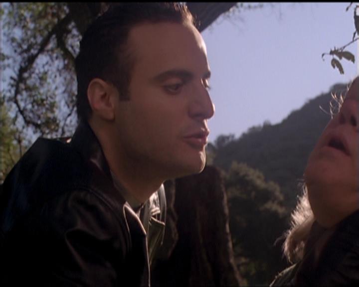 Charmed-Online-dot-517LuckyCharmed1090.jpg
