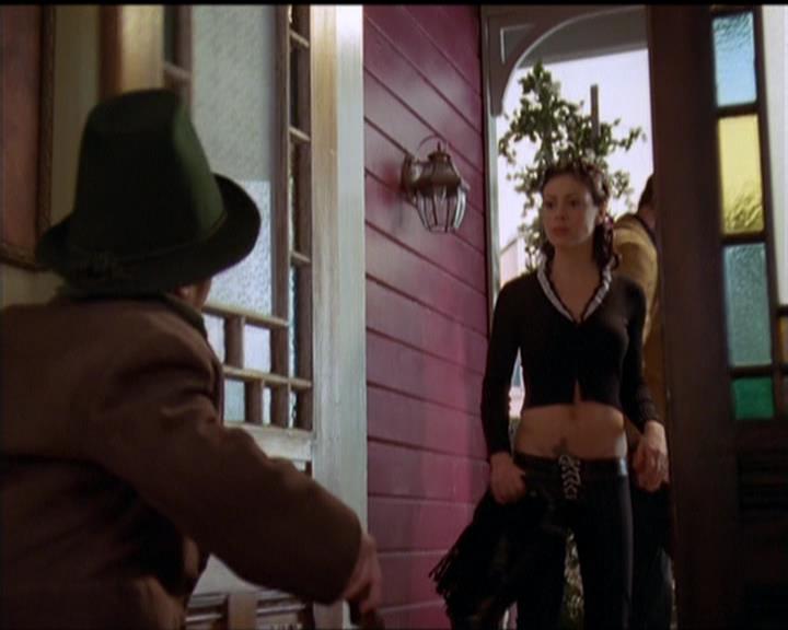 Charmed-Online-dot-517LuckyCharmed1291.jpg