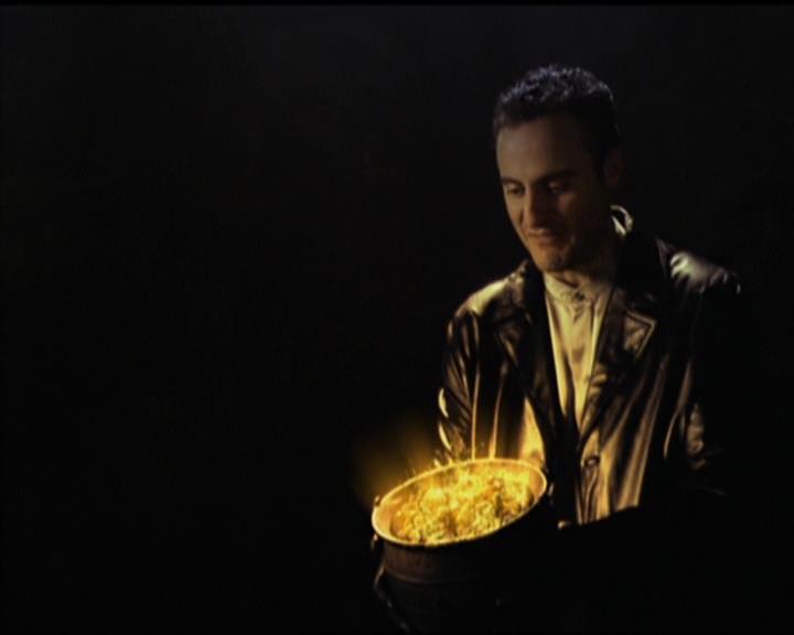 Charmed-Online-dot-517LuckyCharmed1602.jpg Charmed-Online-dot-517LuckyCharmed1602.jpg