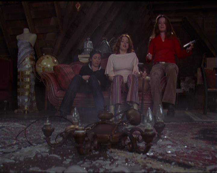 Charmed-Online-dot-517LuckyCharmed1732.jpg Charmed-Online-dot-517LuckyCharmed1732.jpg