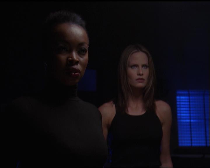 Charmed-Online-dot-517LuckyCharmed1751.jpg
