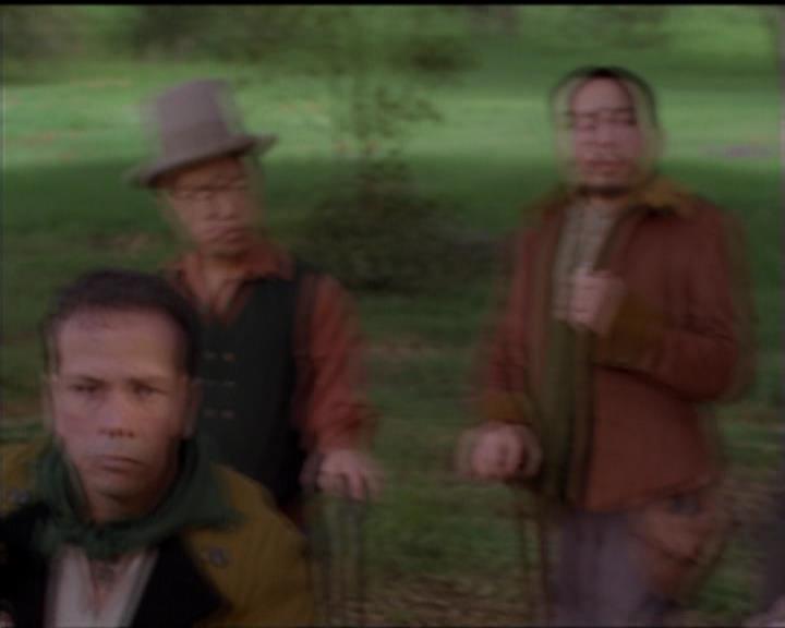 Charmed-Online-dot-517LuckyCharmed2040.jpg
