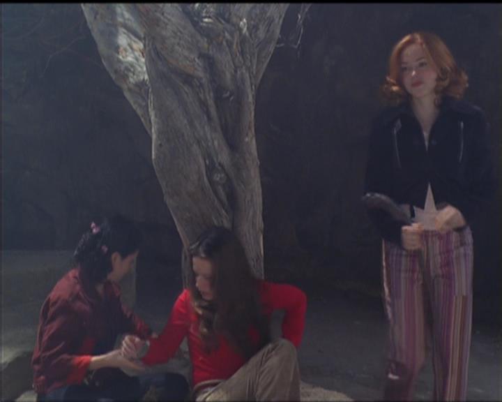 Charmed-Online-dot-517LuckyCharmed2185.jpg