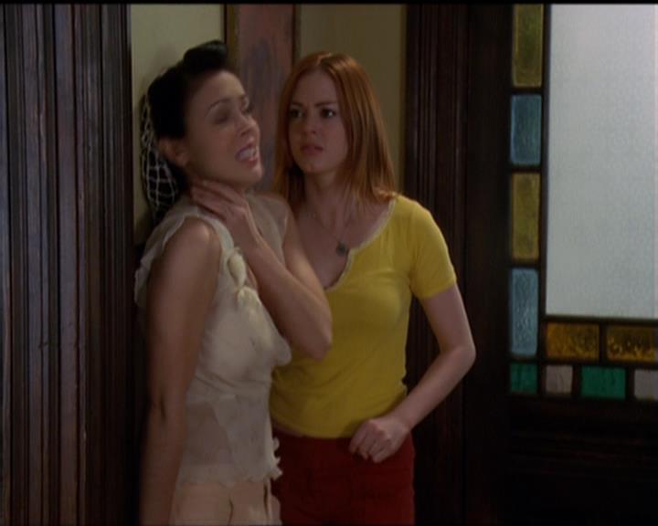 Charmed-Online-dot-518CatHouse0800.jpg