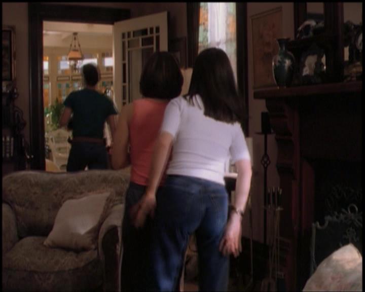 Charmed-Online-dot-518CatHouse0849.jpg