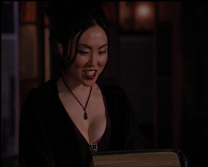 Charmed-Online-dot-518CatHouse0940.jpg