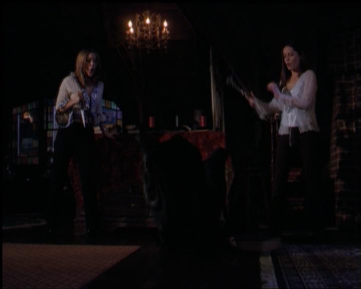 Charmed-Online-dot-518CatHouse0983.jpg