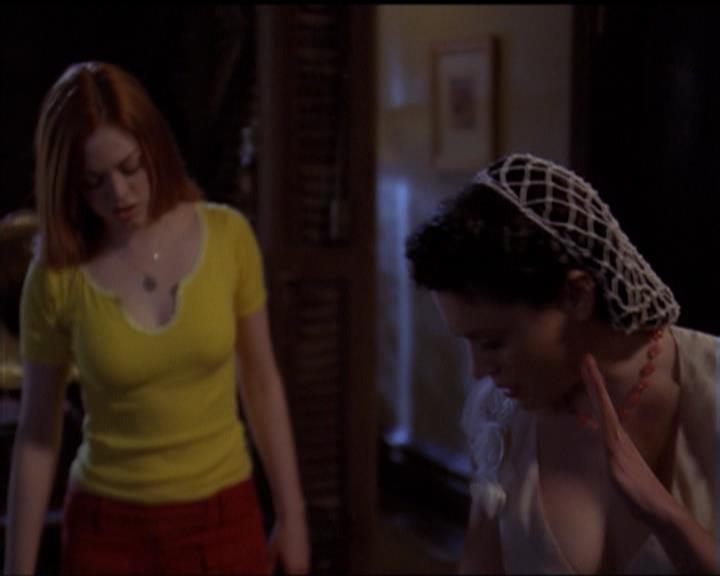 Charmed-Online-dot-518CatHouse1037.jpg