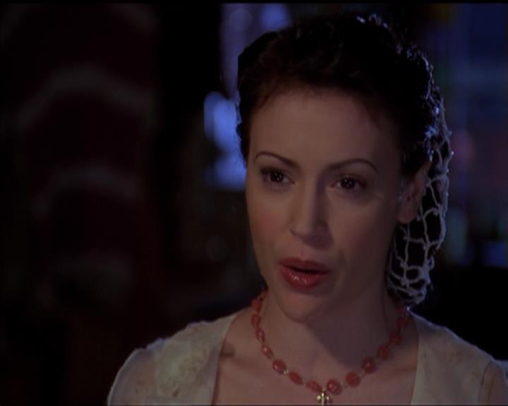 Charmed-Online-dot-518CatHouse1053.jpg