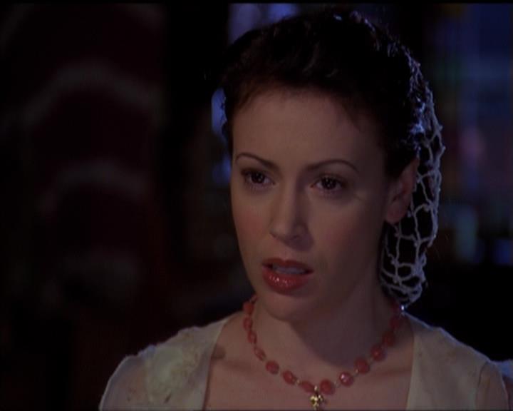 Charmed-Online-dot-518CatHouse1058.jpg