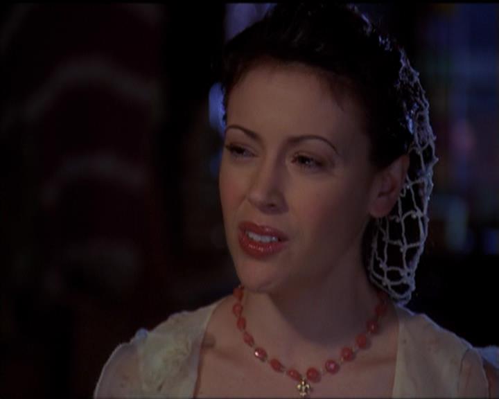 Charmed-Online-dot-518CatHouse1065.jpg