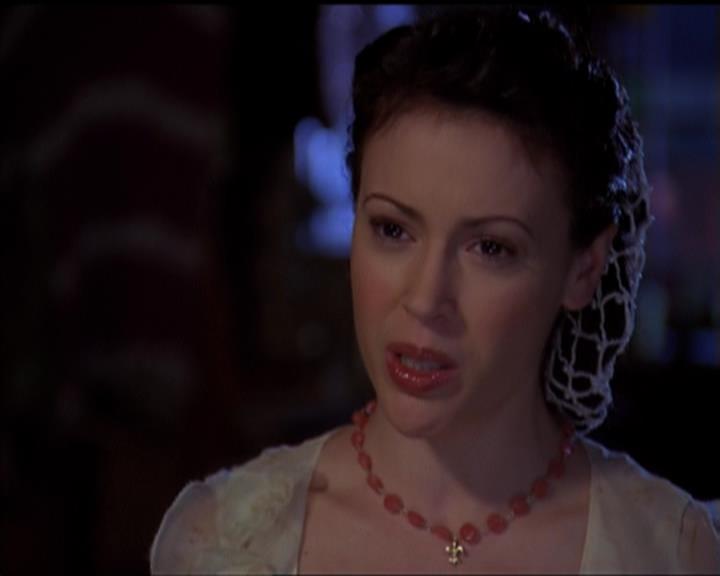 Charmed-Online-dot-518CatHouse1067.jpg