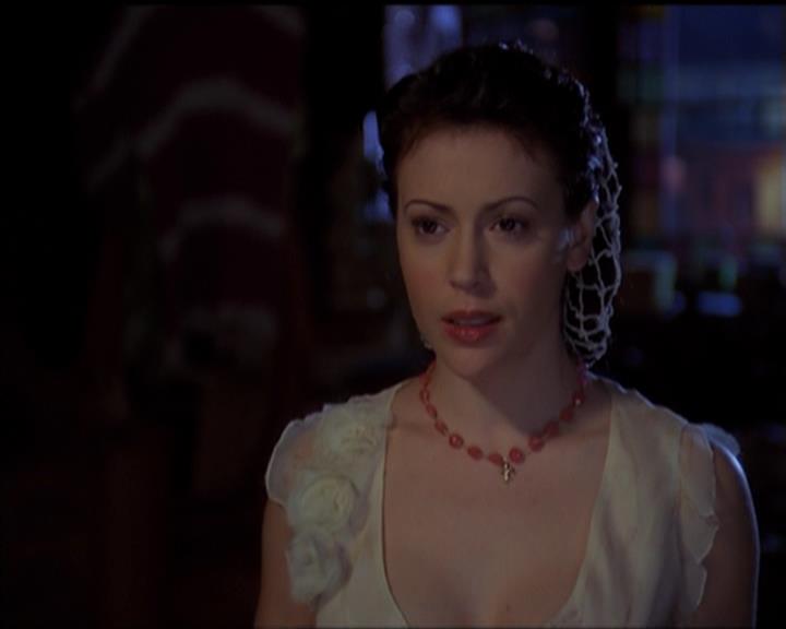 Charmed-Online-dot-518CatHouse1085.jpg